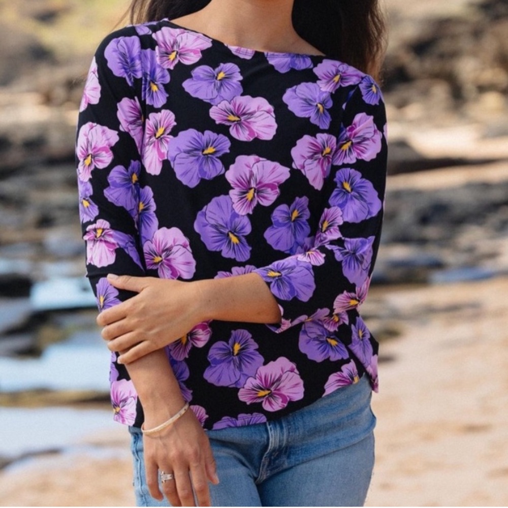 NWT XS FIGHTING EEL AVA SKY TOP